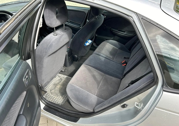 Toyota Avensis cena 5299 przebieg: 314641, rok produkcji 2002 z Białystok małe 326
